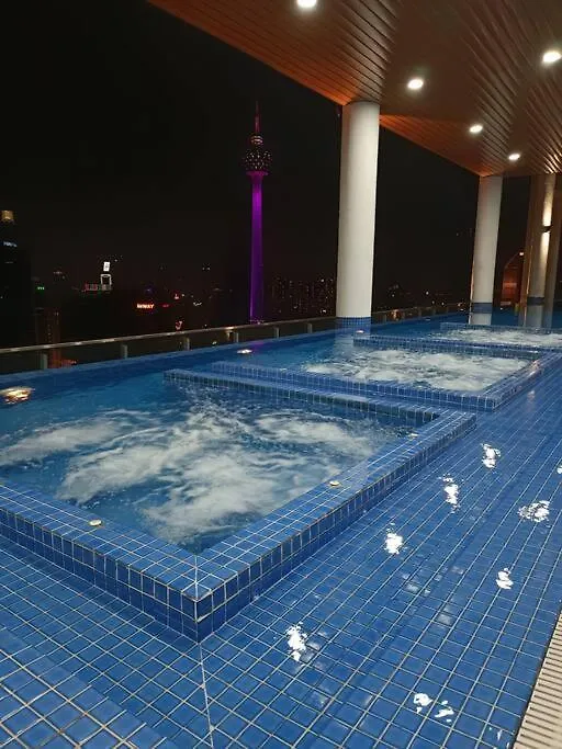 吉隆坡C17B Modern Balcony Infinity Pool Klcc View公寓 公寓 吉隆坡