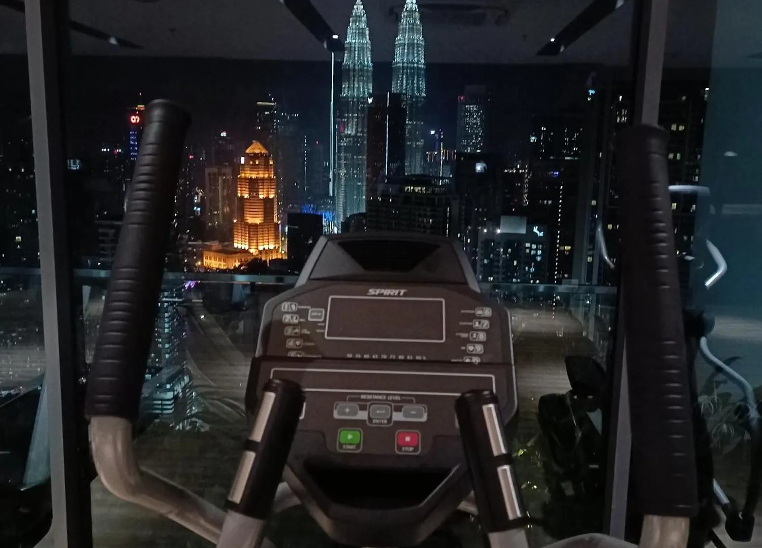 C17B Modern Balcony Infinity Pool Klcc View Lejlighed Kuala Lumpur