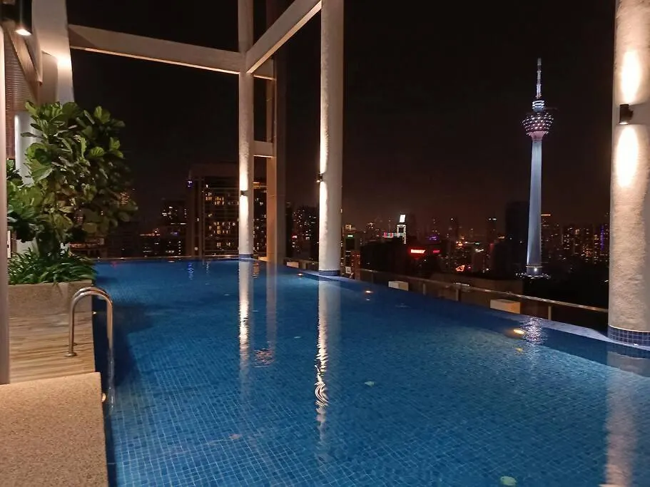 C17B Modern Balcony Infinity Pool Klcc View Apartment Kuala Lumpur 0*,  Malaysia